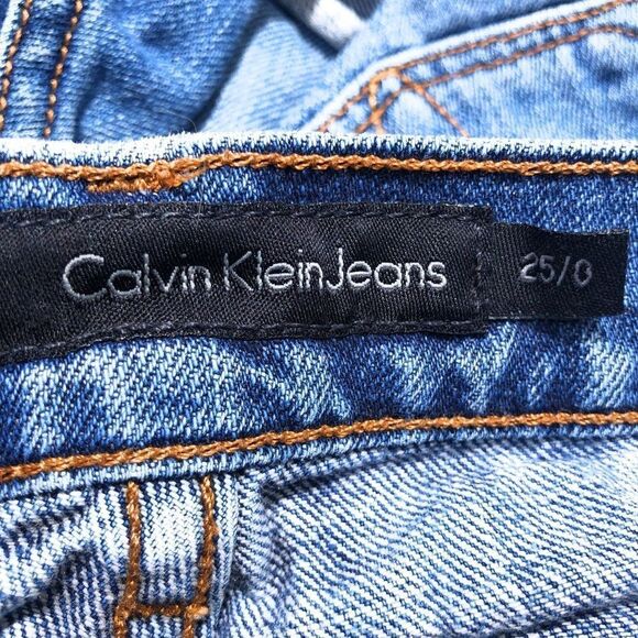 Calvin‎ Klein Jeans Cut-Off Shorts - Picture 5 of 6